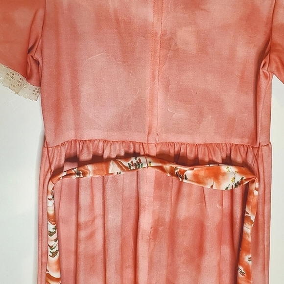 Salmon Vintage Long Dress with Hawaii Print, Lace Trim and Tie Waist - Picture 13 of 15